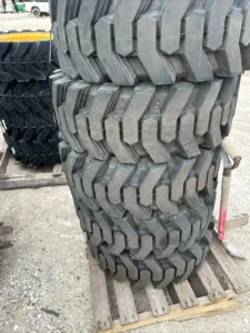 Camso 33×12-20 Solid Steer Tires With Rims 7.5-20 Rim 8 Lug Gehl Cat Case JCB