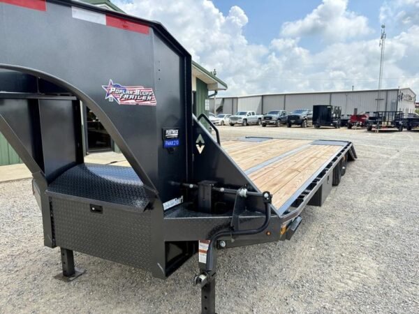 2026 Diamond C FMAX210 2.0 32′ x 102″ Engineered Beam 25k W/ Hydraulic Dovetail