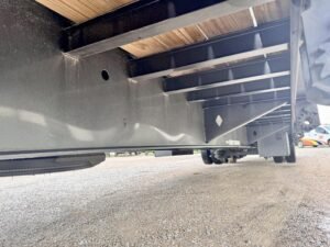 2024 Diamond C FMAX212 40′ x 102″ Fleetneek 25.9k GVWR Straight Deck Air Ride