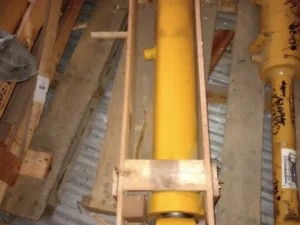 1-16-768x1021 Komatsu 385-10233031 Cylinder Boom Assembly New