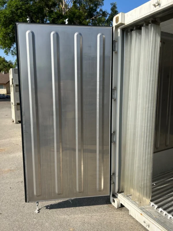 11-22 Refrigerator Container- 20ft 2017 Reefer