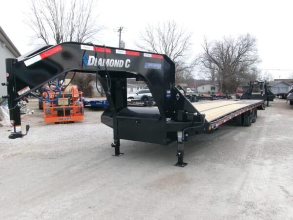 2025 Diamond C FMAX210 102″x 32′ 25k Equipment Trailer With MAX Ramps Stock #297564 Goose Neck Trailer – Spencer Trailers