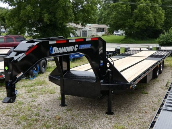 2025-diamond-c-fmax210-hdt-102-x-32-25k-hydraulic-dovetail-equipment-tailer 2025 Diamond C FMAX210 HDT 102″x 32′ 25k Hydraulic Dovetail Equipment Tailer Stock #302571 Goose Neck Trailer – Spencer Trailers
