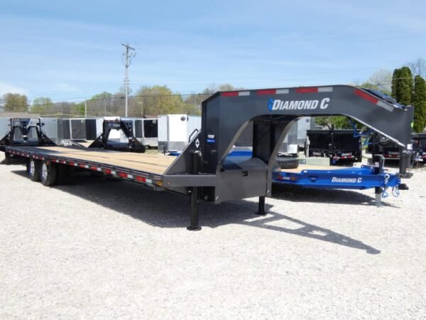 2025-diamond-c-fmax210-hdt-102-x-35-25k-hydraulic-dovetail-equipment-trailer 2025 Diamond C FMAX210 HDT 102″x 35′ 25k Hydraulic Dovetail Equipment Trailer Stock #299747 Goose Neck Trailer – Spencer Trailers