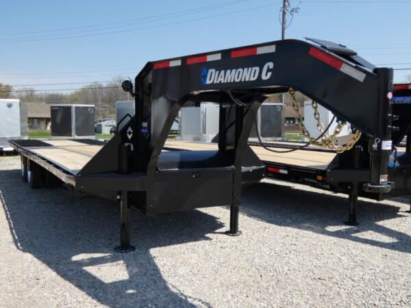 2025 Diamond C FMAX212 HDT 102″x 32′ 25.9k Hydraulic Dovetail Equipment Trailer Stock #299455 Goose Neck Trailer – Spencer Trailers