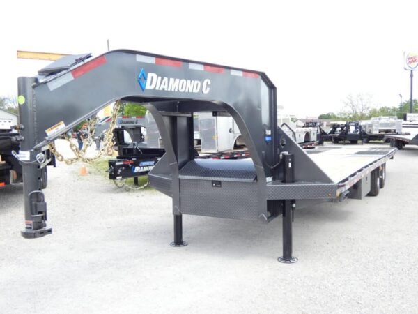 2025-diamond-c-fmax212-hdt-102-x-32-259k-hydraulic-dovetail-goo 2025 Diamond C FMAX212 HDT 102″x 32′ 25.9k Hydraulic Dovetail Gooseneck Trailer Stock #300104 Gooseneck Trailer – Spencer Trailers
