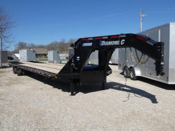 2025-diamond-c-fmax216-hdt-102-x-40-40k-hydraul 2025 Diamond C FMAX216 HDT 102″x 40′ 40k Hydraulic Dovetail Equipment Trailer Stock #298085 Goose Neck Trailers – Spencer Trailers