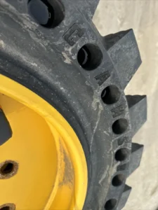 Camso 33×12-20 Solid Steer Tires With Rims 7.5-20 Rim 8 Lug Gehl Cat Case JCB