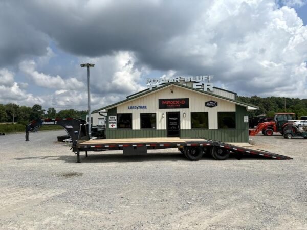 2026 Diamond C FMAX210 2.0 32′ x 102″ Engineered Beam 25k W/ Hydraulic Dovetail