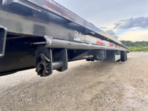 2024 Diamond C FMAX212 40′ x 102″ Fleetneek 25.9k GVWR Straight Deck Air Ride