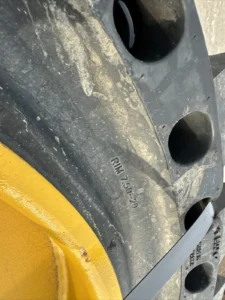 Camso 33×12-20 Solid Steer Tires With Rims 7.5-20 Rim 8 Lug Gehl Cat Case JCB