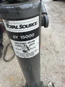 Total Source – Hydraulic Forklift Jack, 15400 LB. Cap., 2.5″-16.5″ Lift Height
