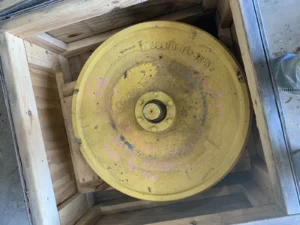 John Deere Idler wheel With Shaft To Fit 750 Dozer Part Number ID526-30AM new