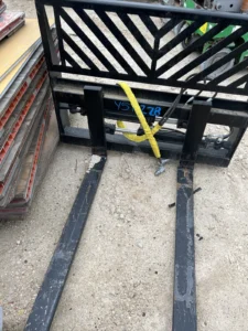 Skid Steer Forks Hydraulic Adjustable universal Cat Bobcat John Deere Gehl