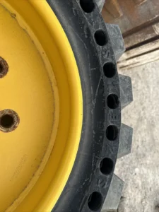 Camso 33×12-20 Solid Steer Tires With Rims 7.5-20 Rim 8 Lug Gehl Cat Case JCB