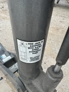 Total Source – Hydraulic Forklift Jack, 15400 LB. Cap., 2.5″-16.5″ Lift Height