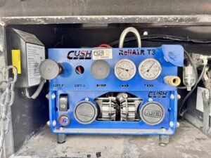 2024 Diamond C FMAX212 40′ x 102″ Fleetneek 25.9k GVWR Straight Deck Air Ride