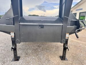 2024 Diamond C FMAX212 40′ x 102″ Fleetneek 25.9k GVWR Straight Deck Air Ride