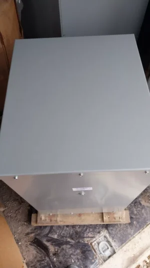 Eaton Dry Type Distribution Transformer V48M28T3016 480DELTA 60HZ 30KVA THREE…