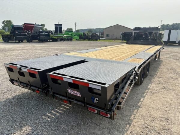 BF923D08-0B8A-4F6E-8E7C-0178CE49AFEF-1 2025 Diamond C FMAX208 28′ x 102″ 18k Engineered Beam With Max Ramps