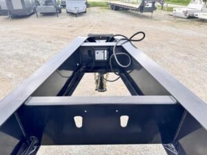 2024 Diamond C FMAX212 40′ x 102″ Fleetneek 25.9k GVWR Straight Deck Air Ride