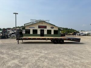 F372122E-1FCF-48F0-B503-D7CF7CAD513B-1 (1) 2025 Load Trail GP0230 102″ x 30′ Tandem Axle Low-Pro Gooseneck 25.9k (12k Axles)