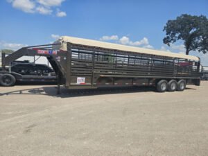 1-4-768x576 2025 Neckover 32’X6’8″ Stock / Stock Combo Trailer