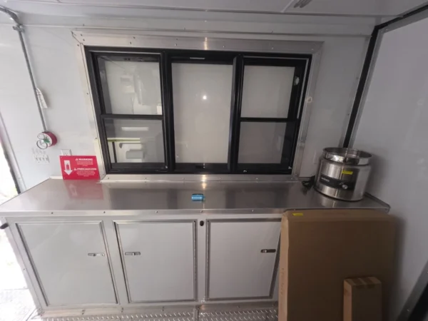 NEW FOOD TRAILER w/all the bells and whistles. 2021 CARGO Mate