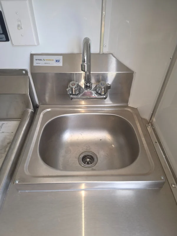 NEW FOOD TRAILER w/all the bells and whistles. 2021 CARGO Mate