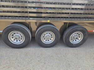 7-2-300x225 2025 Neckover 32’X6’8″ Stock / Stock Combo Trailer