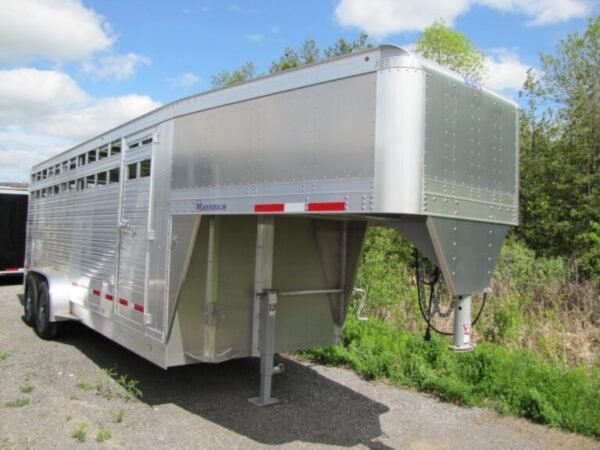 IMG_0122-768x576 2023 EBY Maverick 20′ Aluminum Gooseneck Livestock Trailer